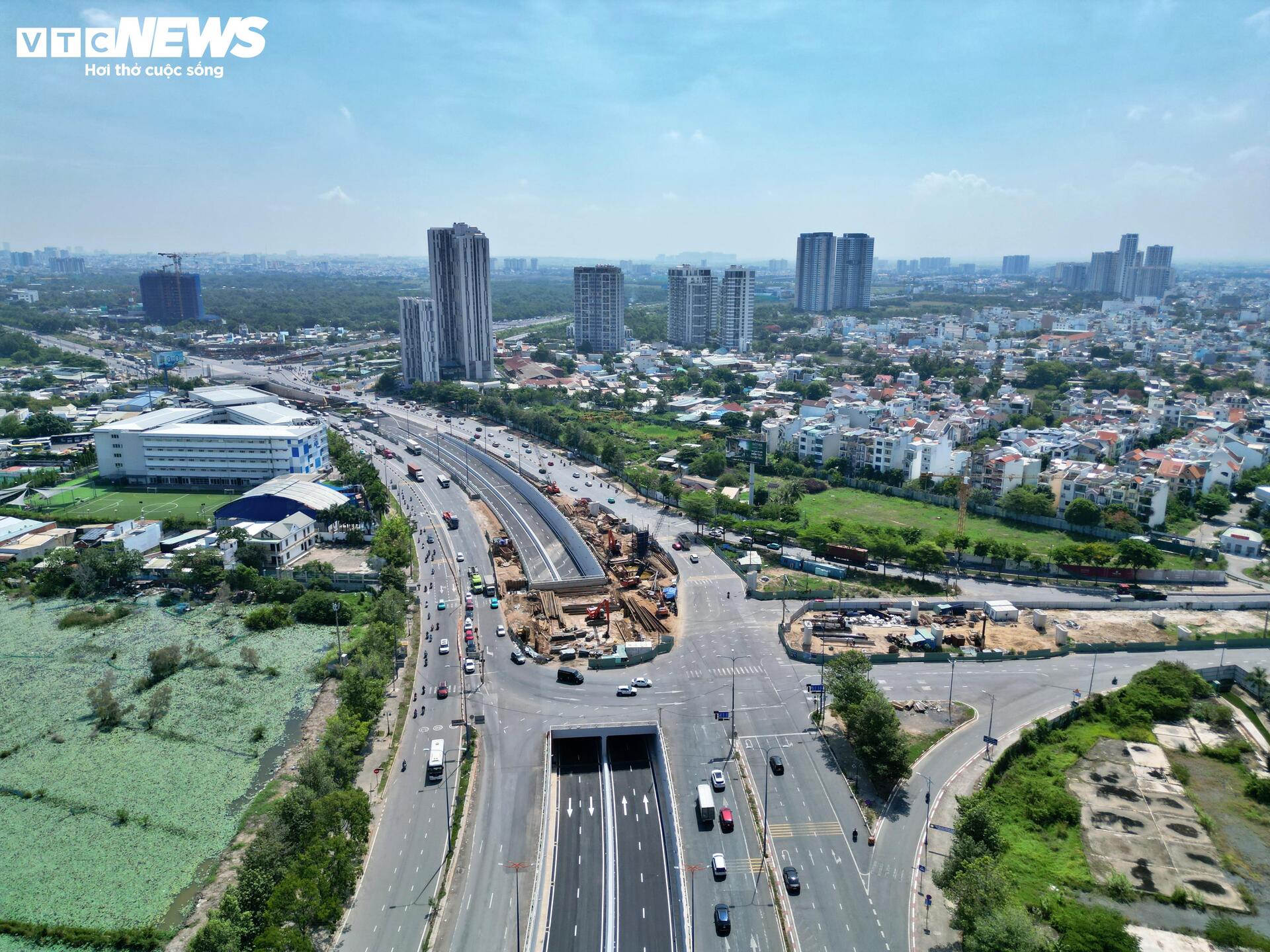 Cận cảnh nút giao An Phú hiện đại nhất TP . HCM dự kiến thông xe tháng 6 - Ảnh 1. Cận cảnh nút giao An Phú hiện đại nhất TP . HCM dự kiến thông xe tháng 6 - Ảnh 1.