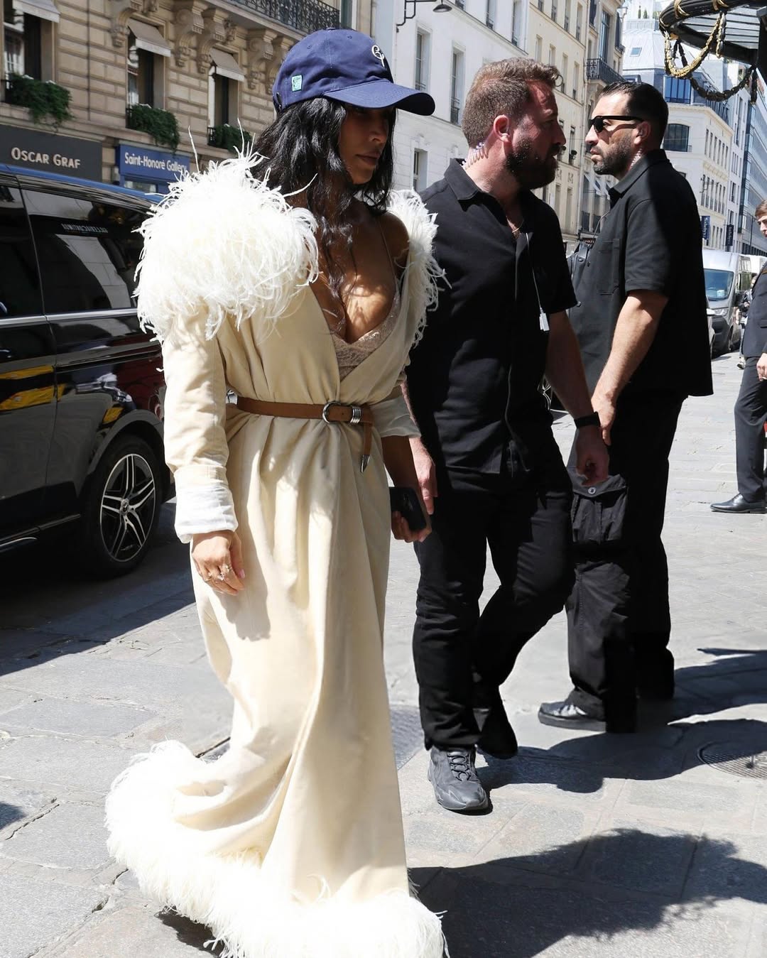 Kim Kardashian mặc phản cảm tới khó hiểu, chiêu trò mới hay sao?- Ảnh 11. Kim Kardashian mặc phản cảm tới khó hiểu, chiêu trò mới hay sao?- Ảnh 11.