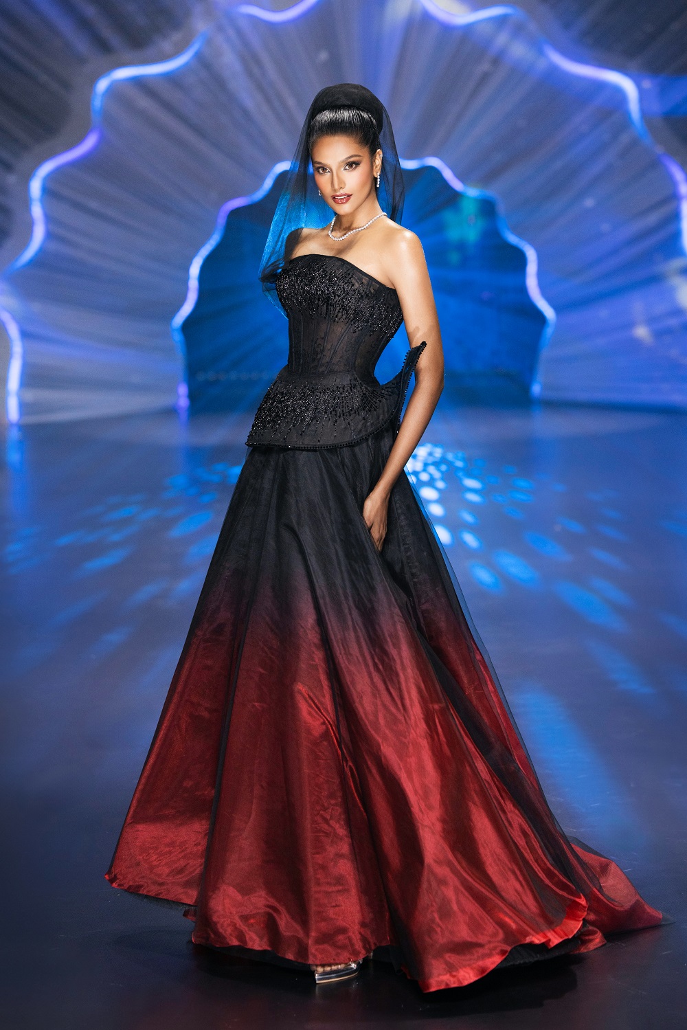 Dàn hoa, á hậu quốc tế hội tụ trong đêm thời trang của NTK Nguyễn Minh Tuấn- Ảnh 10.