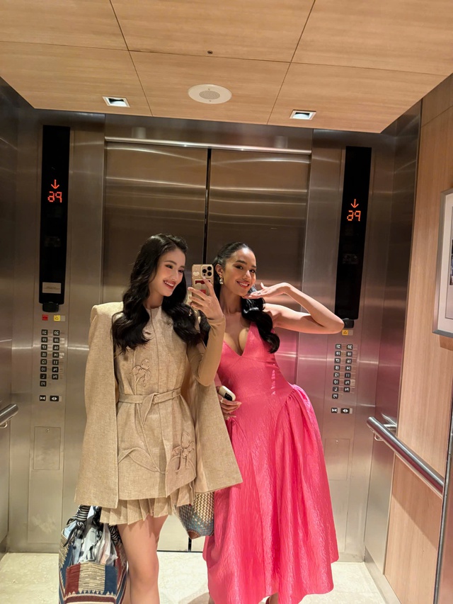 CĂNG: Đối thủ Ý Nhi tại Miss World bị tố được BTC thiên vị, netizen chỉ trích gắt sau khi xem video này- Ảnh 2. CĂNG: Đối thủ Ý Nhi tại Miss World bị tố được BTC thiên vị, netizen chỉ trích gắt sau khi xem video này- Ảnh 2.