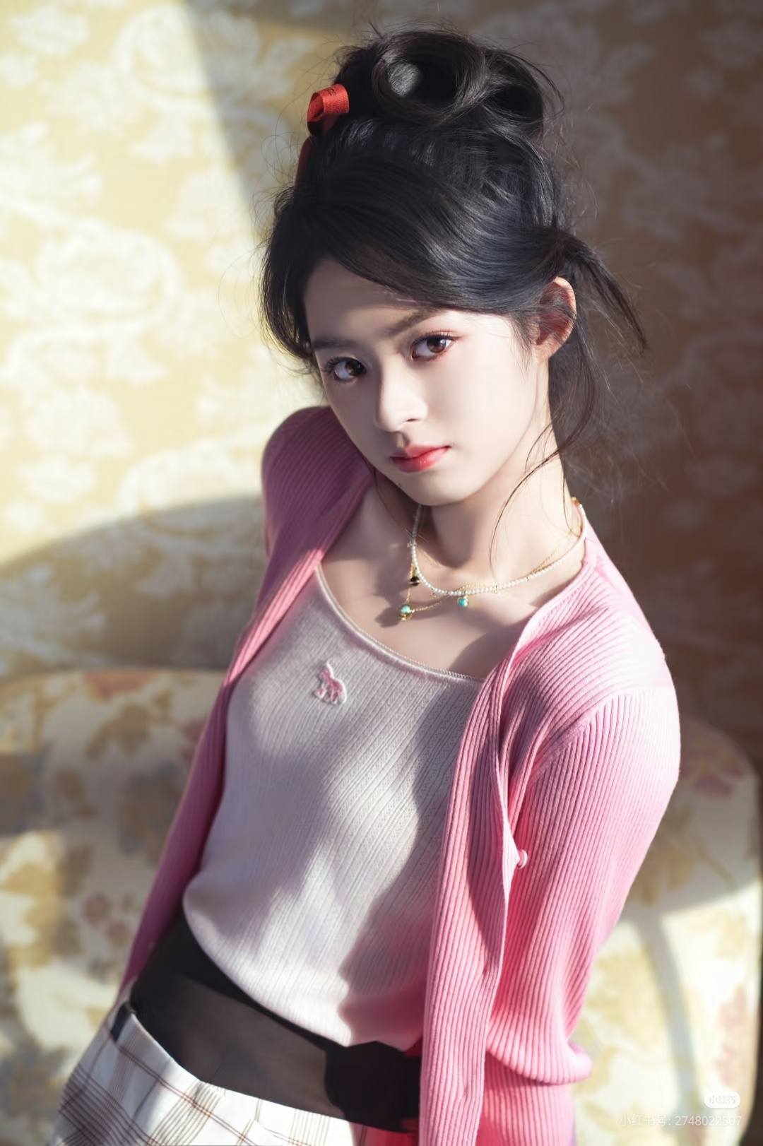 Chỉ vì 1 đôi hoa tai, mỹ nhân 17 tuổi bị lộ gia thế khủng, hóa ra là “công chúa hào môn” trong truyền thuyết- Ảnh 3.