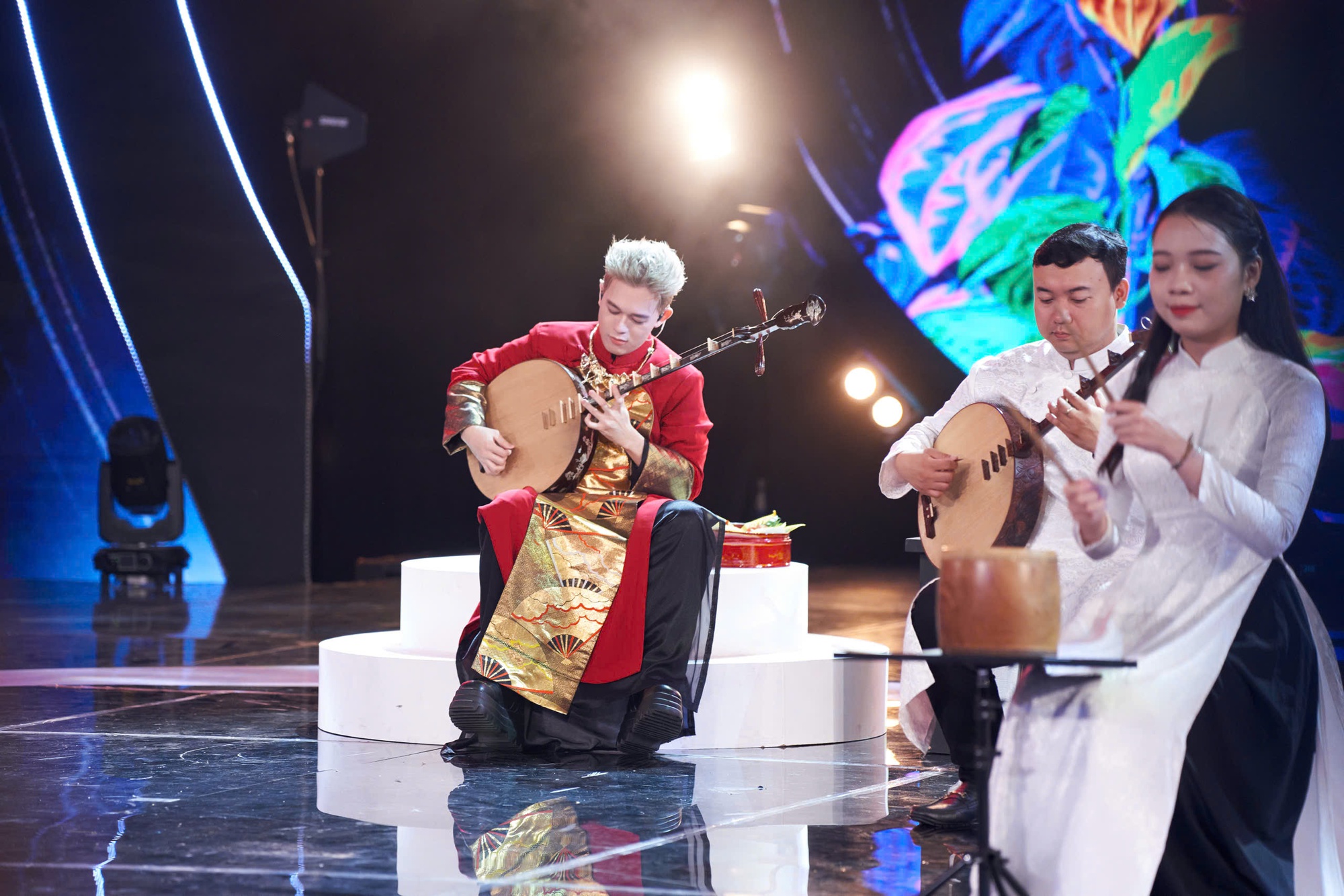 Nguyễn Quang Anh tìm đến NSƯT Thanh Thanh Hiền và màn trình diễn bùng nổ với đàn nguyệt- Ảnh 2.