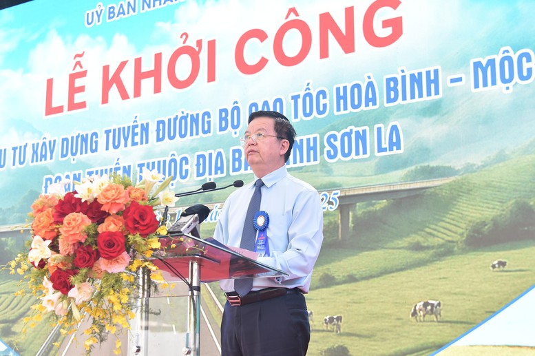 Cao tốc gần 15.000 tỷ đồng đi qua hồ nước nổi tiếng, sở hữu cây cầu mang 2 kỷ lục Việt Nam - Ảnh 1.