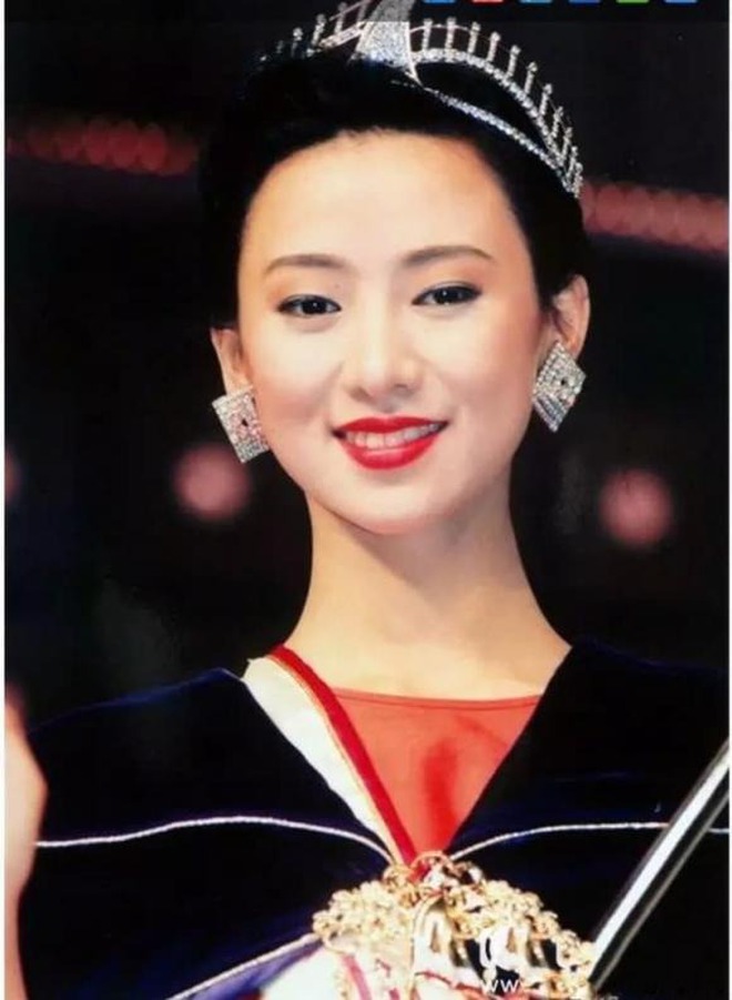 "Hoa hậu đóng phim nóng" thông báo ly thân chồng doanh nhân, sống cô độc trong biệt thự bạc tỷ - Ảnh 6. "Hoa hậu đóng phim nóng" thông báo ly thân chồng doanh nhân, sống cô độc trong biệt thự bạc tỷ - Ảnh 6.