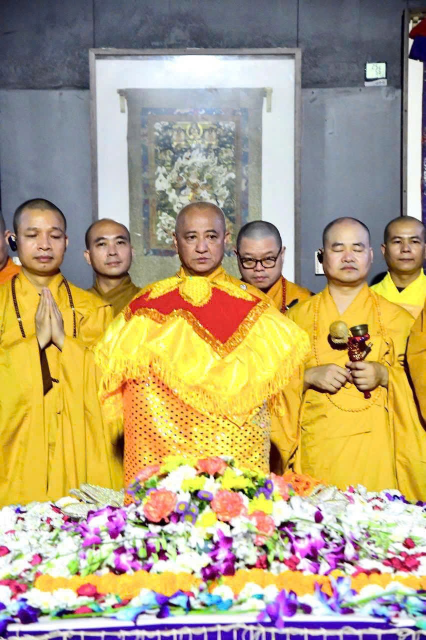 Xá lợi Đức Phật đang chuẩn bị lên máy bay từ Ấn Độ đến Việt Nam- Ảnh 1.