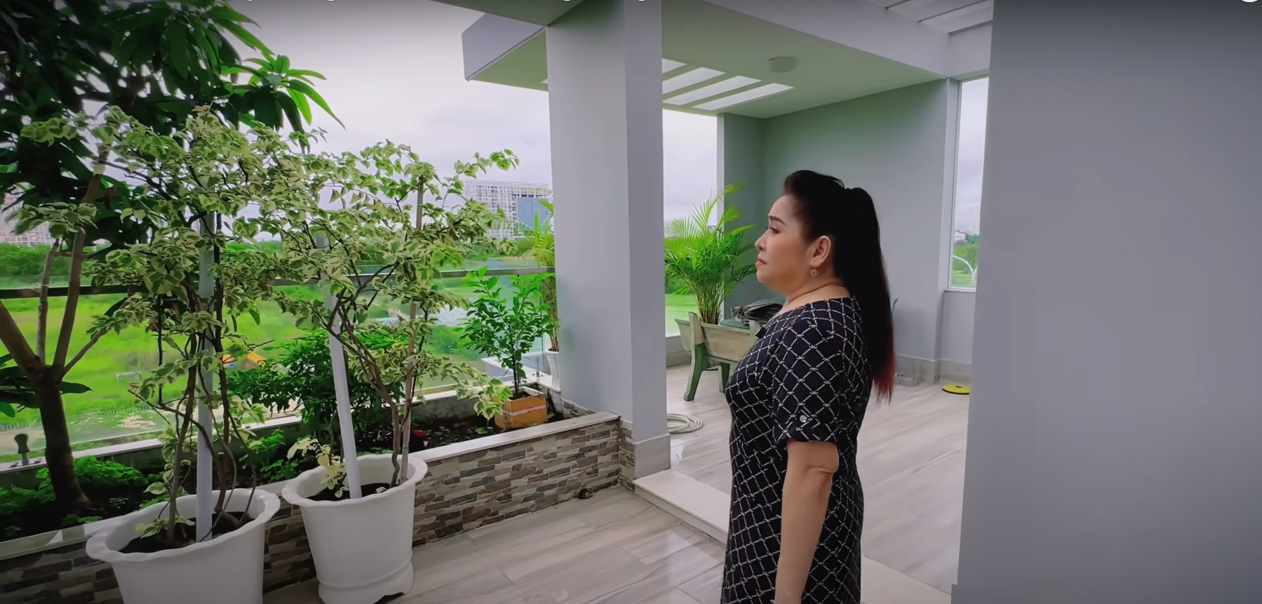 Nữ NSƯT sở hữu nhà mặt tiền vài chục tỷ đồng ở Quận 7, nhiều tài tử theo đuổi nhưng cưới chồng kém tiếng - Ảnh 5.