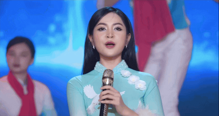 Người thắng đậm nhờ bản remix 45 giây và tinh thần yêu nước của người trẻ dịp lễ 30/4- Ảnh 1. Người thắng đậm nhờ bản remix 45 giây và tinh thần yêu nước của người trẻ dịp lễ 30/4- Ảnh 1.