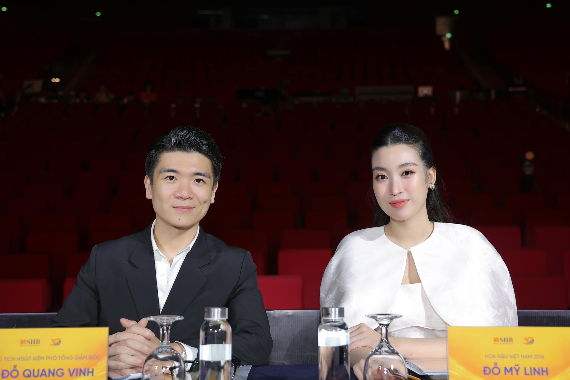 Hoa hậu Đỗ Mỹ Linh thân thiết với anh chồng thiếu gia thế nào mà gọi là “anh trai yêu”?- Ảnh 1. Hoa hậu Đỗ Mỹ Linh thân thiết với anh chồng thiếu gia thế nào mà gọi là “anh trai yêu”?- Ảnh 1.