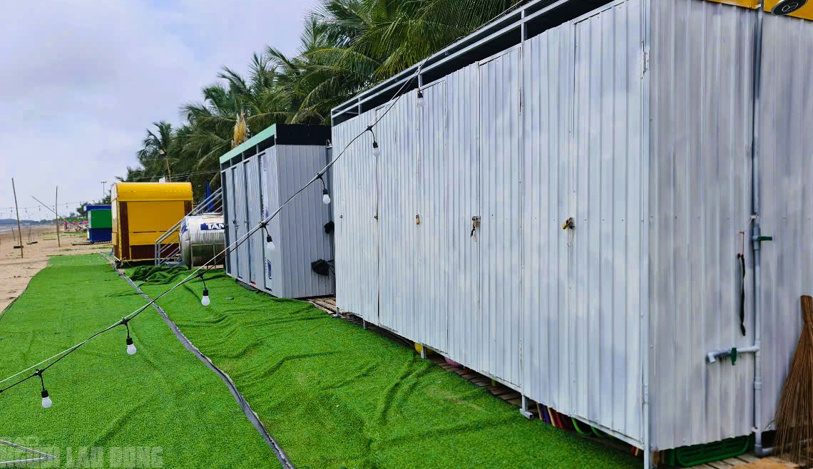 Cảnh nhếch nhác ở bãi biển Hải Tiến nổi tiếng tại thanh hóa - Ảnh 6.