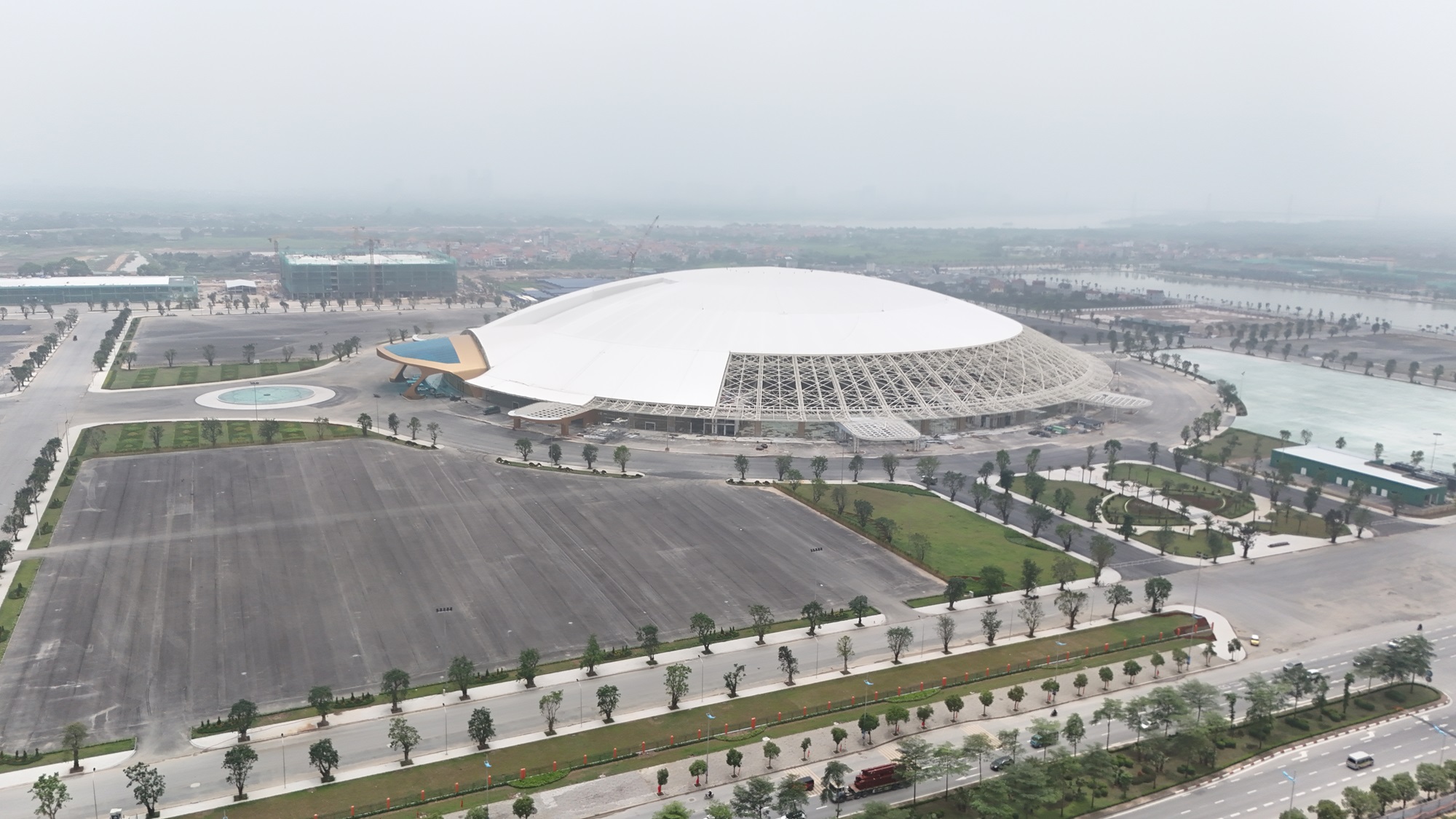 Ông Phạm Nhật Vượng tháp tùng Thủ tướng thăm TT triển lãm quốc gia: Mãn nhãn siêu dự án Top 10 thế giới - Ảnh 8.