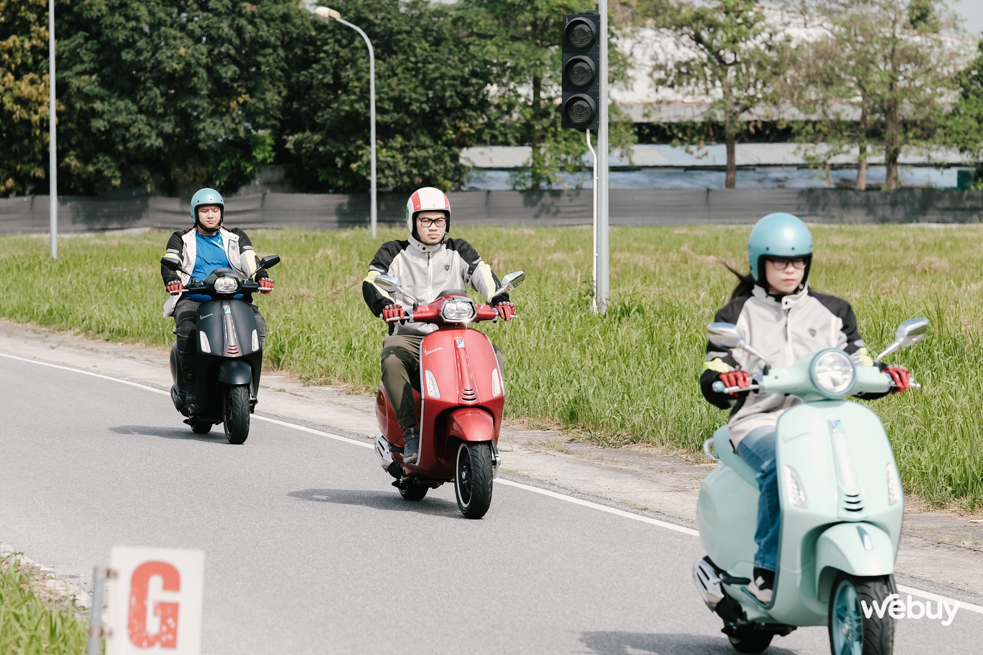 Ghé thăm nhà máy Piaggio top đầu thế giới, trải nghiệm xe: Vespa Primavera êm ái cho phái nữ, Sprint bốc mạnh cho người mê thể thao- Ảnh 15. Ghé thăm nhà máy Piaggio top đầu thế giới, trải nghiệm xe: Vespa Primavera êm ái cho phái nữ, Sprint bốc mạnh cho người mê thể thao- Ảnh 15.