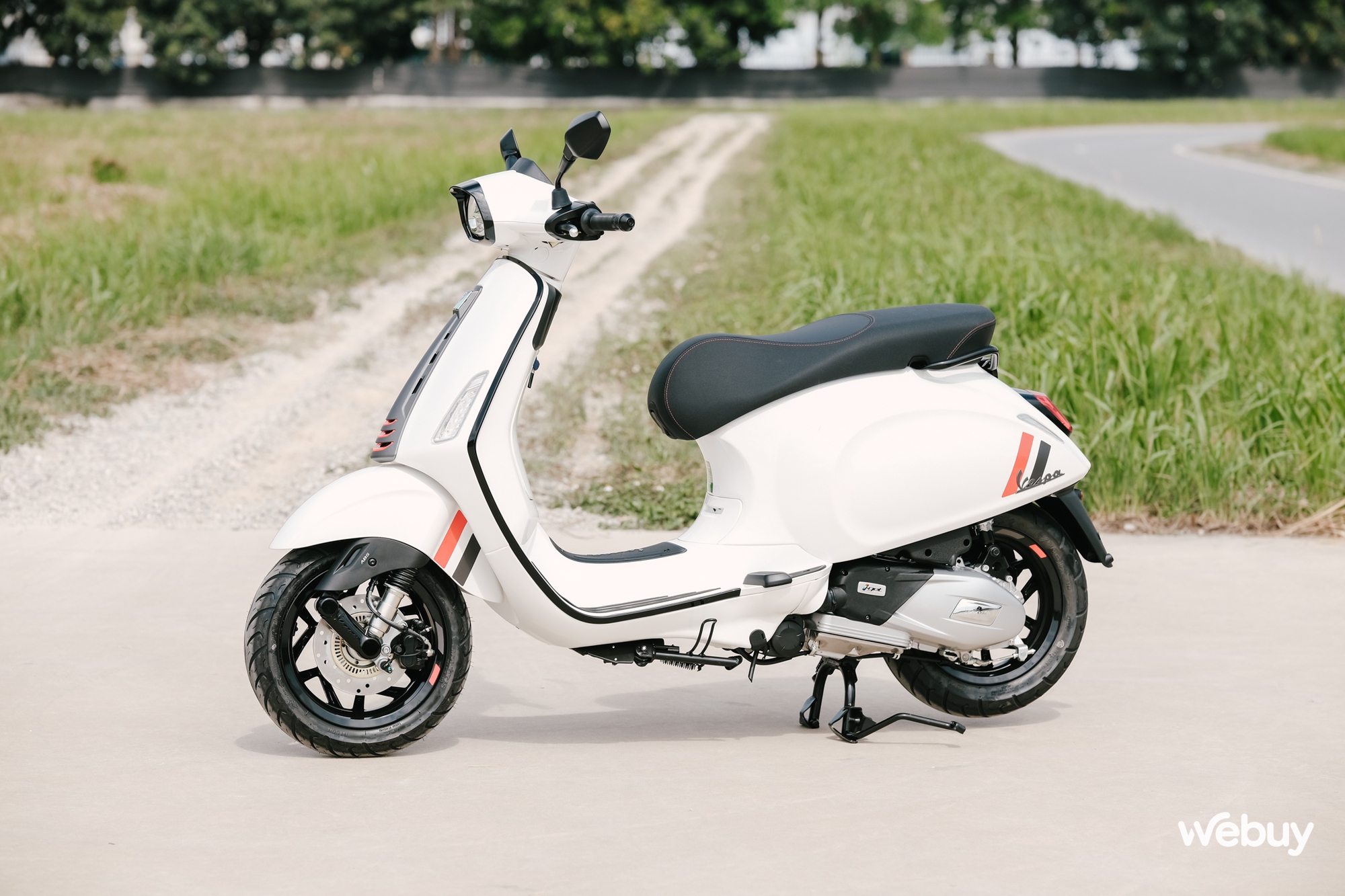 Ghé thăm nhà máy Piaggio top đầu thế giới, trải nghiệm xe: Vespa Primavera êm ái cho phái nữ, Sprint bốc mạnh cho người mê thể thao- Ảnh 10. Ghé thăm nhà máy Piaggio top đầu thế giới, trải nghiệm xe: Vespa Primavera êm ái cho phái nữ, Sprint bốc mạnh cho người mê thể thao- Ảnh 10.