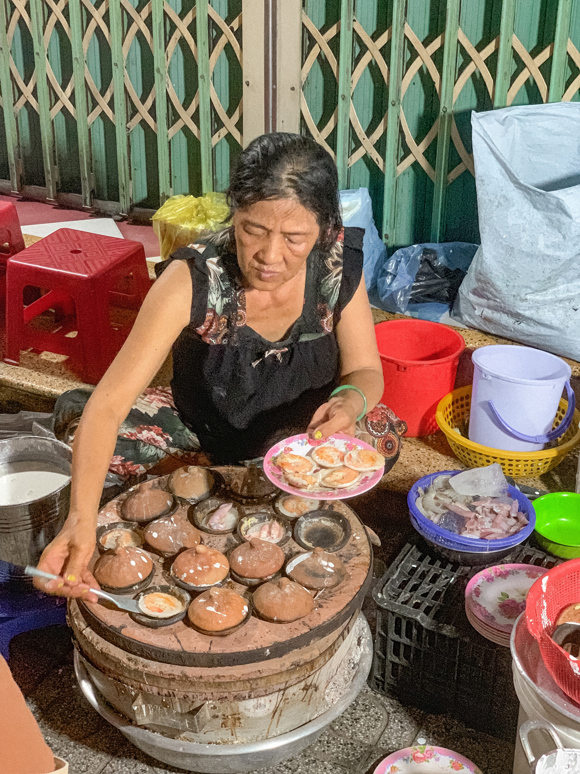 Du khách "sốc" khi đi ăn ở Nha Trang: Bánh bèo 15k/khay 10 chiếc, bánh xèo 8k/chiếc "ú ụ" hải sản - Ảnh 5. Du khách "sốc" khi đi ăn ở Nha Trang: Bánh bèo 15k/khay 10 chiếc, bánh xèo 8k/chiếc "ú ụ" hải sản - Ảnh 5.