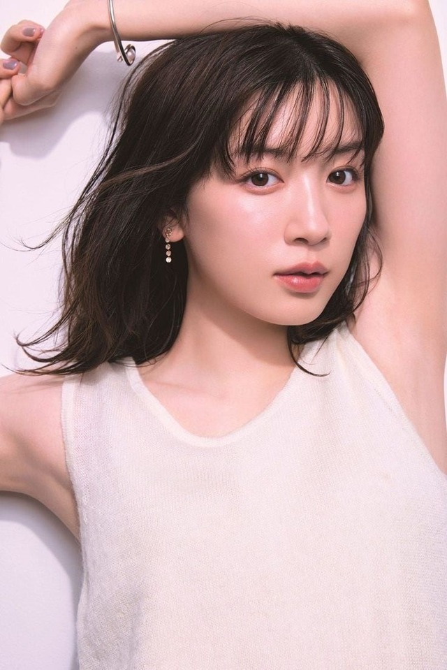 Lời nguyền Prada ứng nghiệm: "Ngọc nữ" đình đám "bay màu" khỏi dàn đại sứ sau scandal ngoại tình chấn động - Ảnh 5. Lời nguyền Prada ứng nghiệm: "Ngọc nữ" đình đám "bay màu" khỏi dàn đại sứ sau scandal ngoại tình chấn động - Ảnh 5.