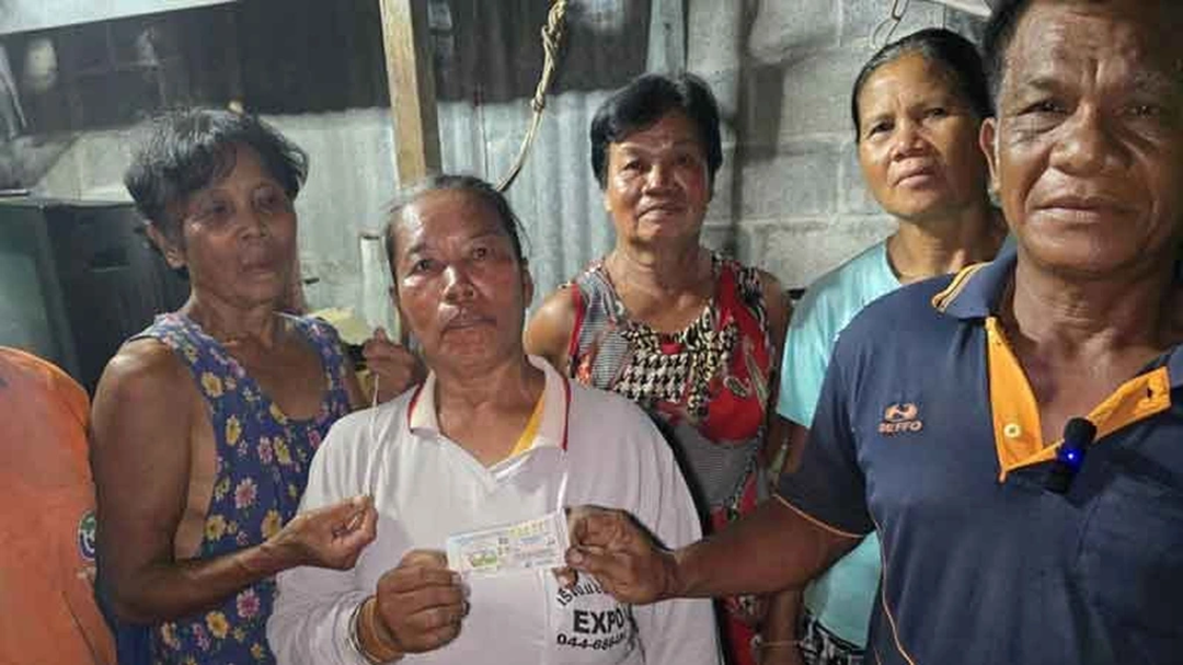 Cặp vợ chồng già trúng 4 tỷ nhờ vé số may mắn bất ngờ - Ảnh 1.