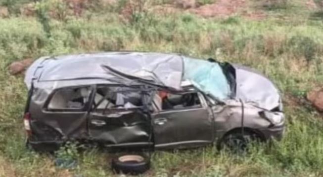 &Ocirc; t&ocirc; mất l&aacute;i bị lật, 3 người tử vong- Ảnh 1.