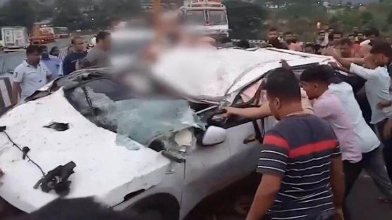 &Ocirc; t&ocirc; mất l&aacute;i bị lật, 3 người tử vong- Ảnh 2.