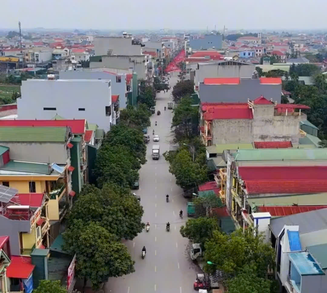 Thị trấn giàu bậc nhất miền Bắc: Đêm cả làng không ngủ, đất chưa rao đã có người mua - Ảnh 2.