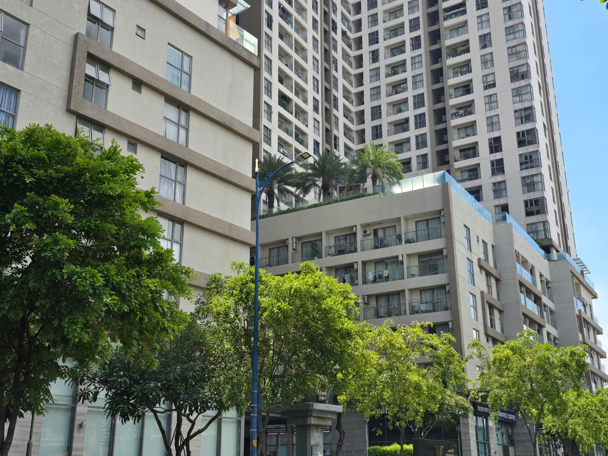 Bộ Công an khám xét nơi ở của hoa hậu Thùy Tiên - Ảnh 1.