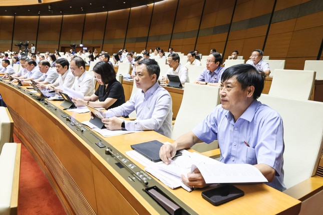 Quốc hội xem xét rút ngắn nhiệm kỳ khóa XV và ngày bầu cử khóa XVI - Ảnh 1. Quốc hội xem xét rút ngắn nhiệm kỳ khóa XV và ngày bầu cử khóa XVI - Ảnh 1.