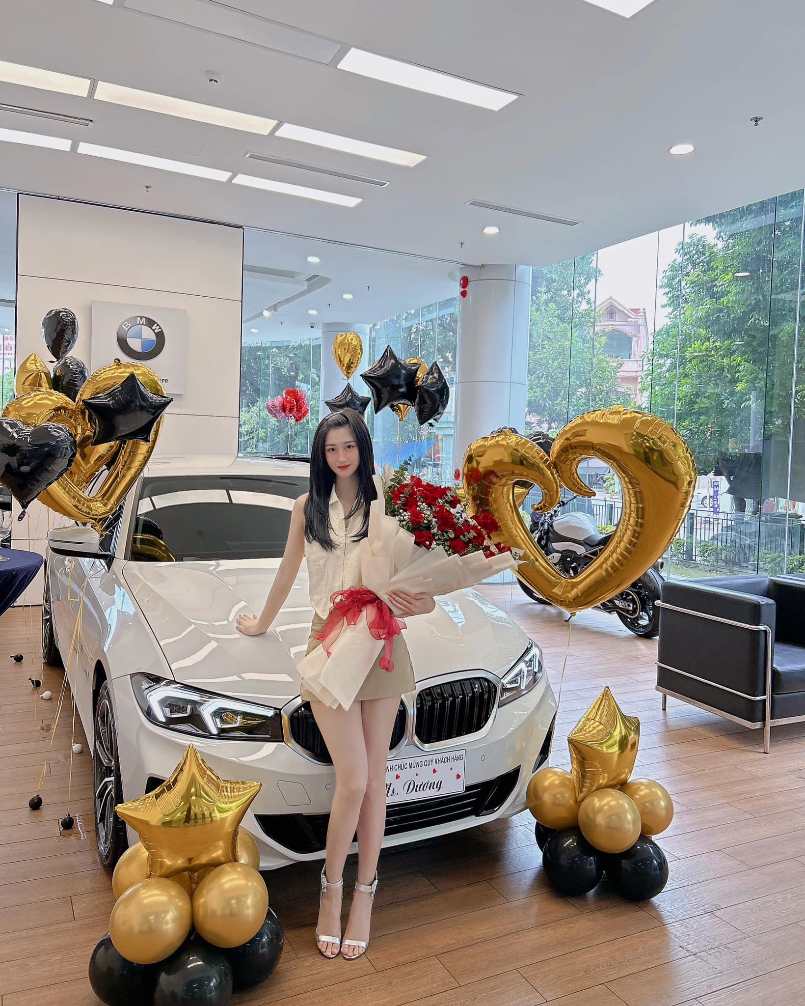 Nữ diễn viên Vbiz được cầu thủ nổi tiếng tặng xế hộp tiền tỷ, hoá ra Quang Hải chưa phải “trùm cuối”- Ảnh 2.