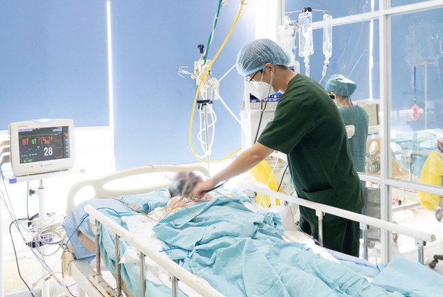 Nổ nhà máy nam châm tại Khu công nghiệp Bắc Chu Lai , nhiều công nhân nhập viện - Ảnh 2. Nổ nhà máy nam châm tại Khu công nghiệp Bắc Chu Lai , nhiều công nhân nhập viện - Ảnh 2.