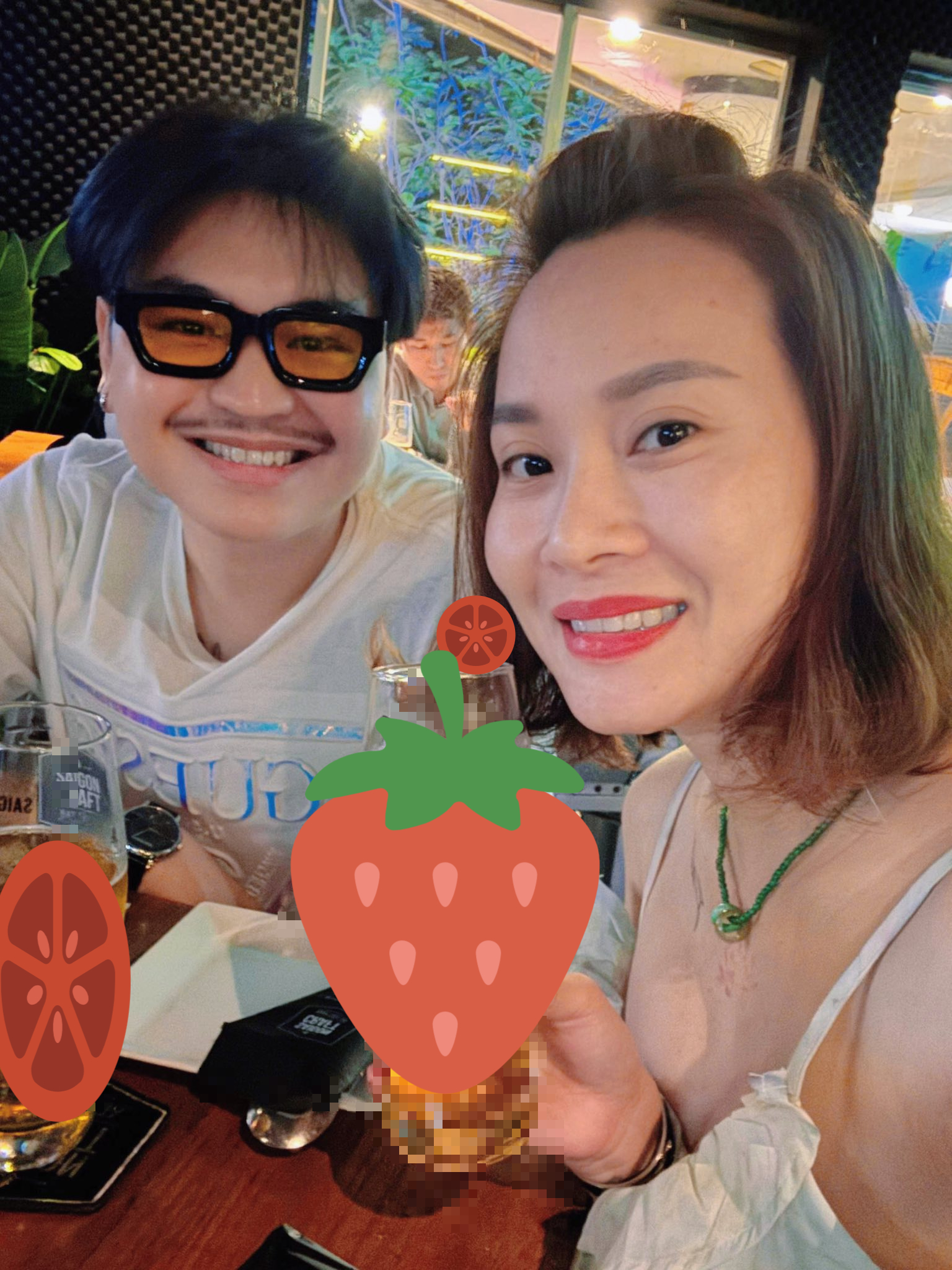 Nam ca sĩ Việt đăng ảnh hạnh phúc bên vợ hơn 8 tuổi, có 2 con riêng- Ảnh 2. Nam ca sĩ Việt đăng ảnh hạnh phúc bên vợ hơn 8 tuổi, có 2 con riêng- Ảnh 2.