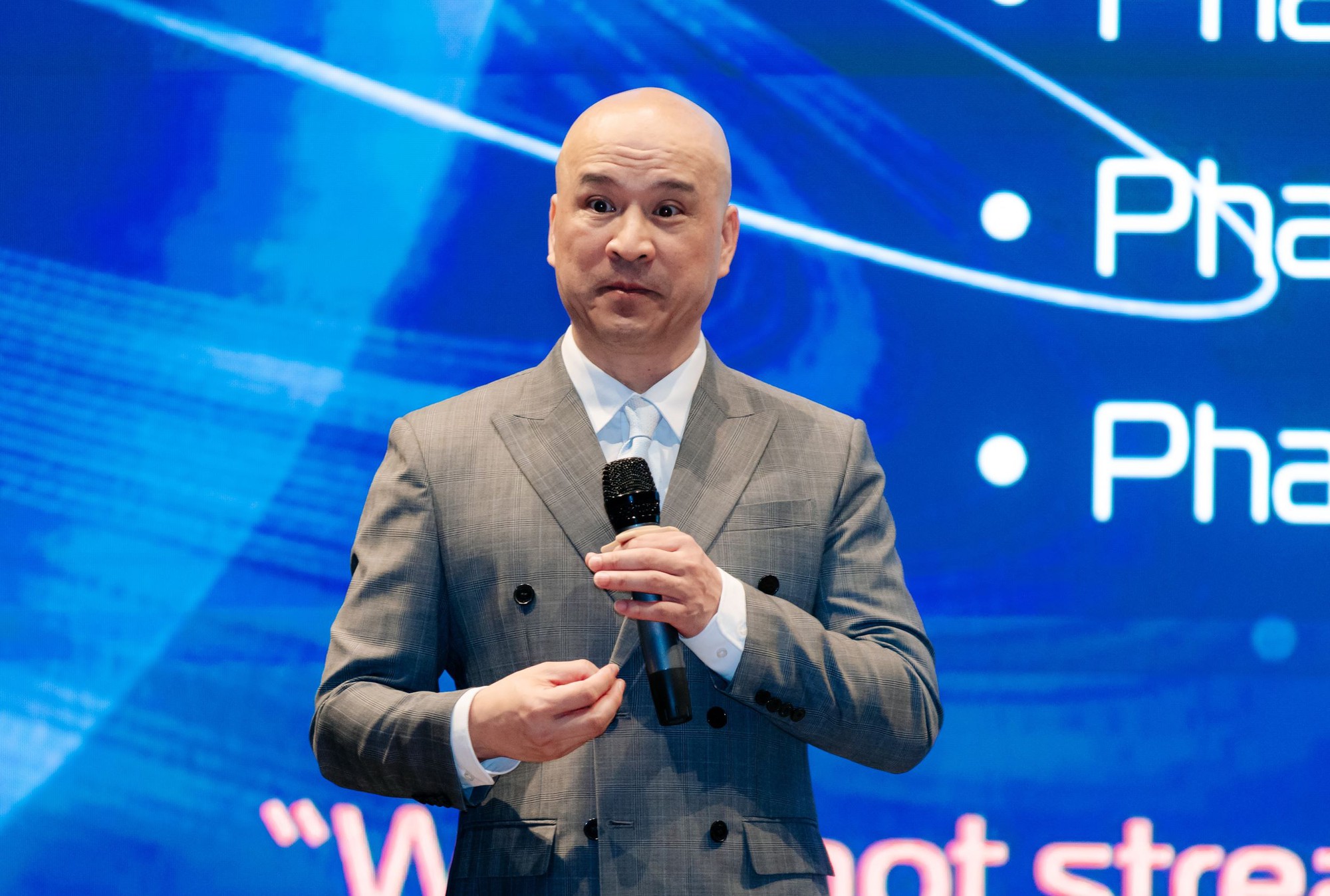 Việt Nam xuất hiện AI "c&oacute; thể thay cả đội lập tr&igrave;nh": Tự viết code, tạo ứng dụng trong v&agrave;i ph&uacute;t, CEO khẳng định: Sẽ giống như DeepSeek của Trung Quốc - Ảnh 2.