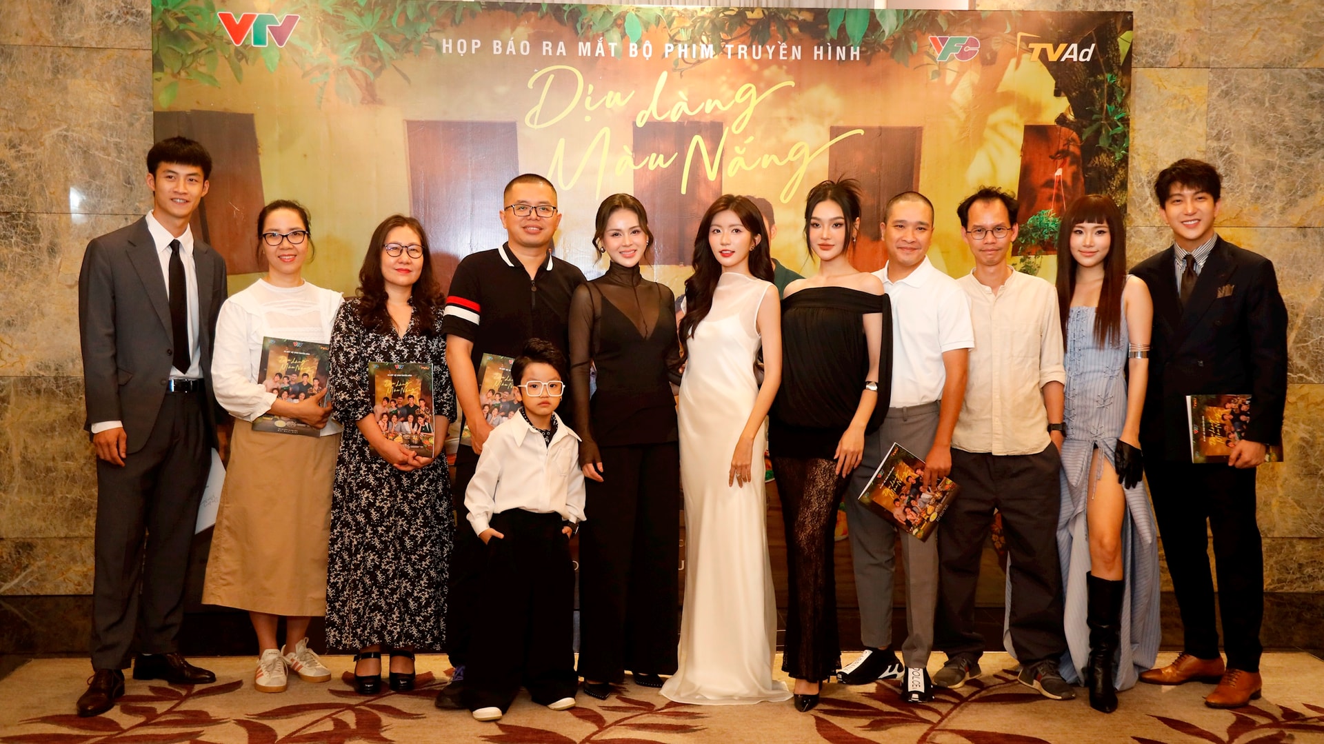 Duy Hưng và Lương Thu Trang "về chung một nhà" trong phim giờ vàng VTV- Ảnh 1.