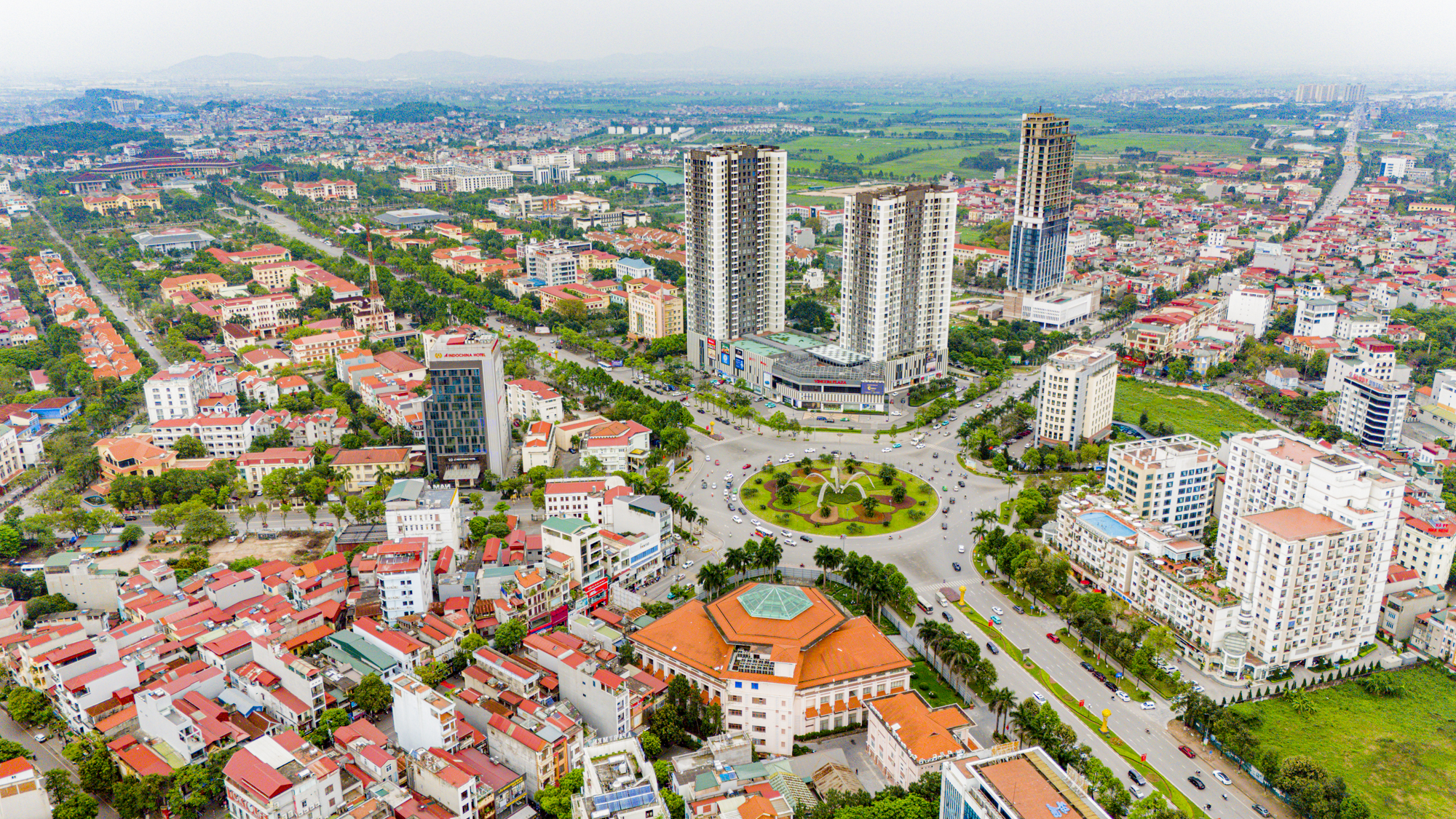 Từng là nơi toàn ruộng lúa, chỗ này đã trở thành khu vực sầm uất bậc nhất của tỉnh Bắc Ninh, giá chung cư ngang ngửa nhiều quận của Hà Nội - Ảnh 2.