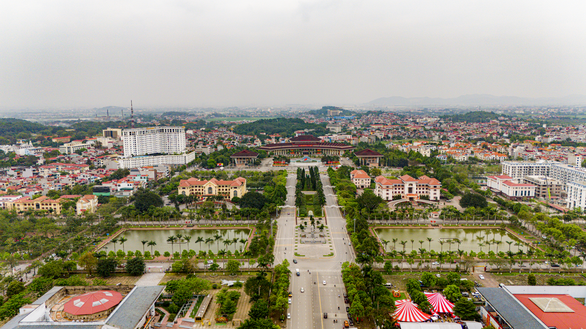 Từng là nơi toàn ruộng lúa, chỗ này đã trở thành khu vực sầm uất bậc nhất của tỉnh Bắc Ninh, giá chung cư ngang ngửa nhiều quận của Hà Nội - Ảnh 3.