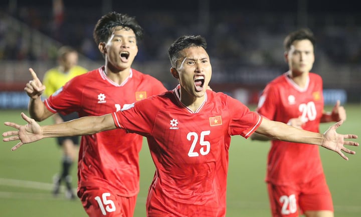 HLV Kim Sang-sik nhận tin xấu, trụ cột vô địch AFF Cup chính thức vắng mặt ở trận gặp Malaysia - Ảnh 1.
