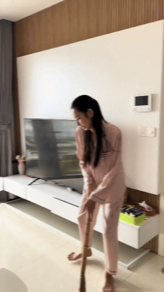 B&ecirc;n trong căn hộ vừa bị kh&aacute;m x&eacute;t của Hoa hậu Thuỳ Ti&ecirc;n- Ảnh 2.