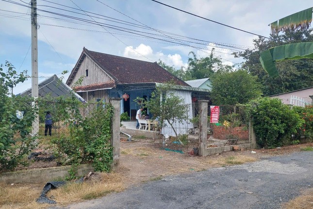 Nghi phạm giết người t&igrave;nh hơn 16 tuổi bị bắt giữ ngay tr&ecirc;n giường - Ảnh 1.