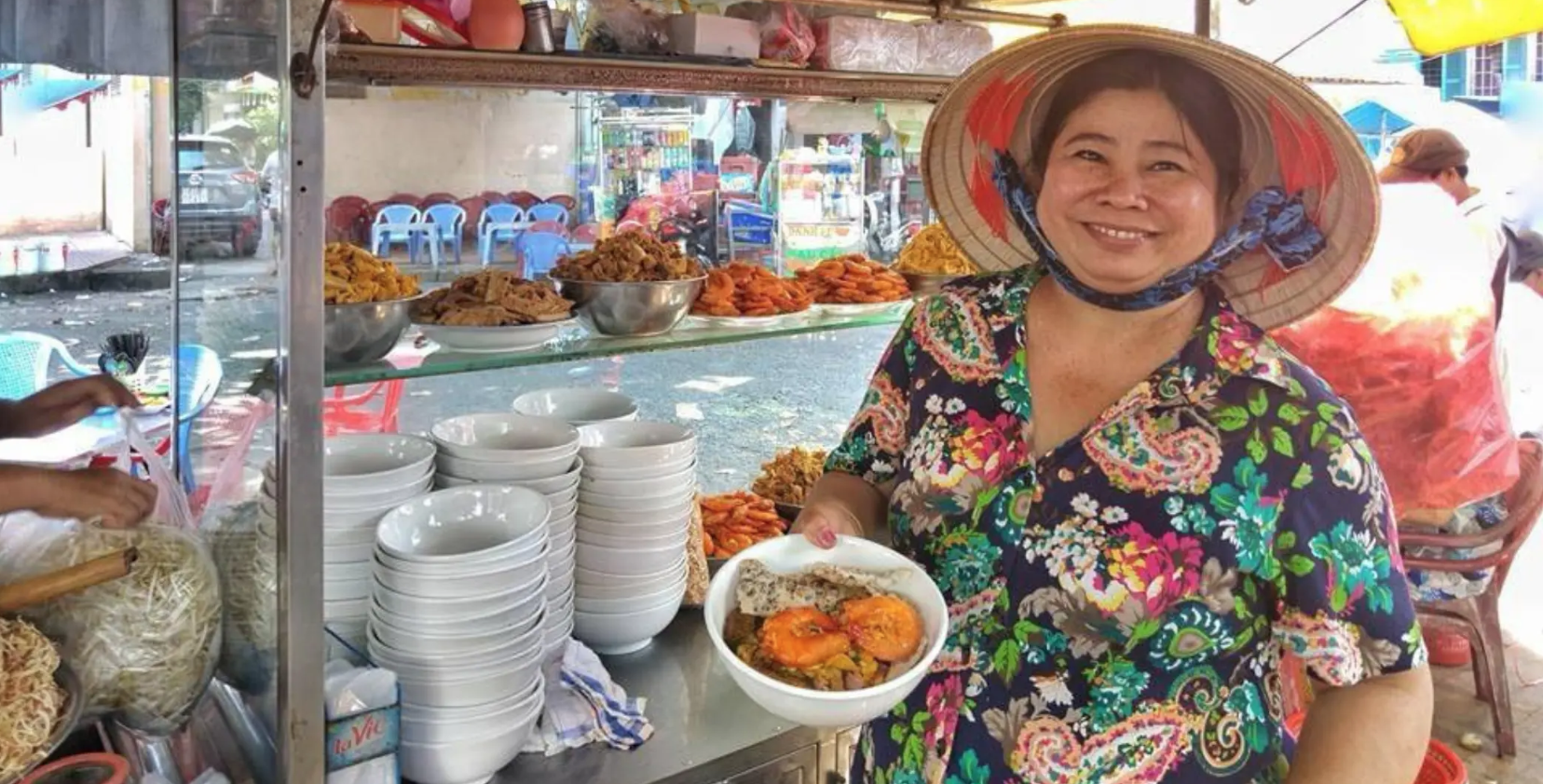 Cô Nguyễn Thị Thành - Lunch Lady Việt Nam và Di sản ẩm thực bất hủ - Ảnh 4. Cô Nguyễn Thị Thành - Lunch Lady Việt Nam và Di sản ẩm thực bất hủ - Ảnh 4.