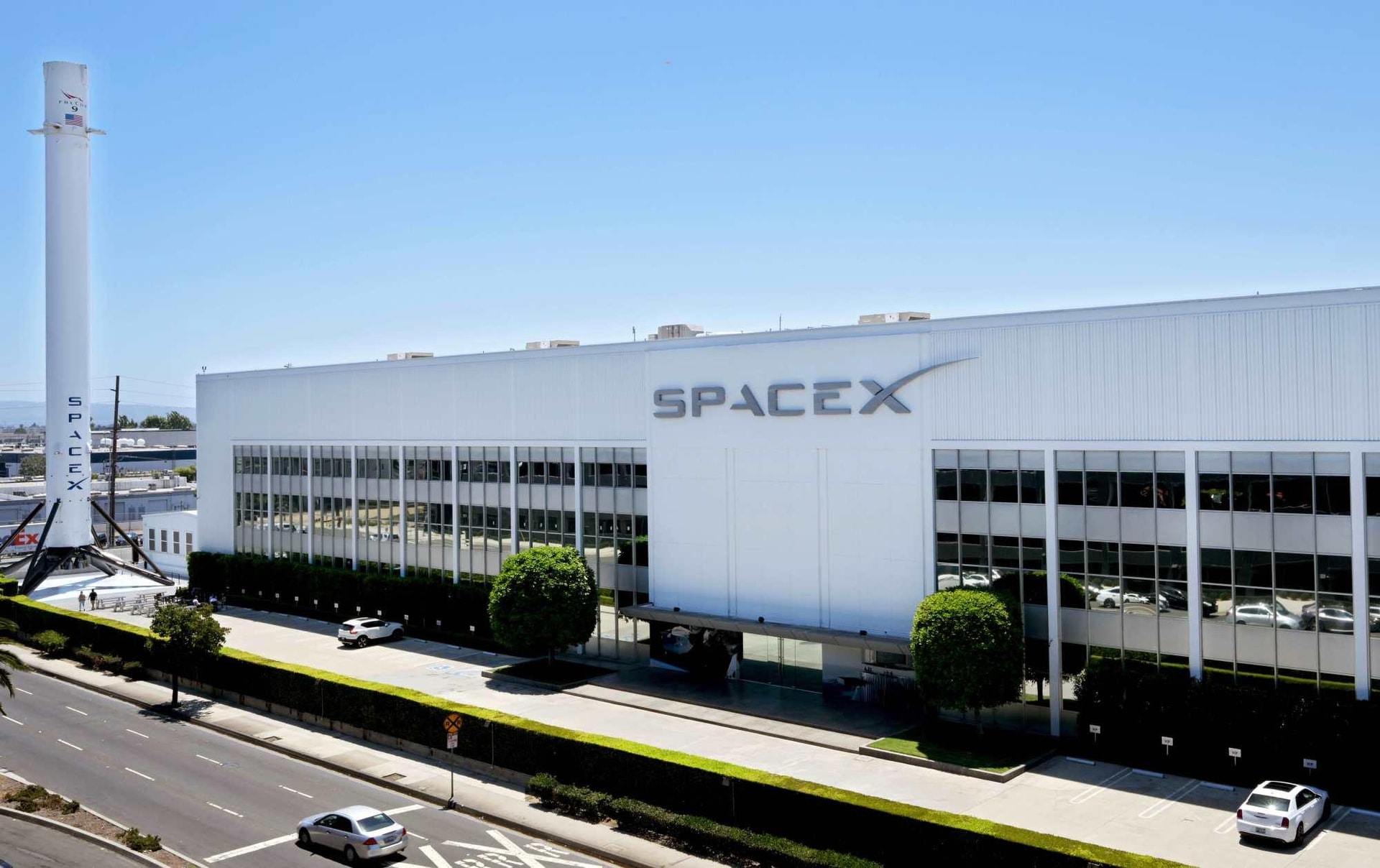 SpaceX đầu tư vào Việt Nam 1 , 5 tỷ USD phát triển hạ tầng Internet vệ tinh Starlink - Ảnh 1. SpaceX đầu tư vào Việt Nam 1 , 5 tỷ USD phát triển hạ tầng Internet vệ tinh Starlink - Ảnh 1.