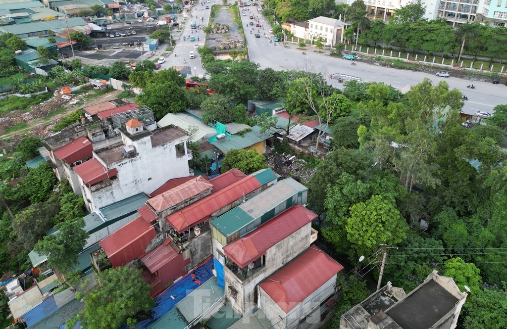Nút giao 'dị dạng' vì mặt bằng chưa giải phóng xong- Ảnh 6. Nút giao 'dị dạng' vì mặt bằng chưa giải phóng xong- Ảnh 6.