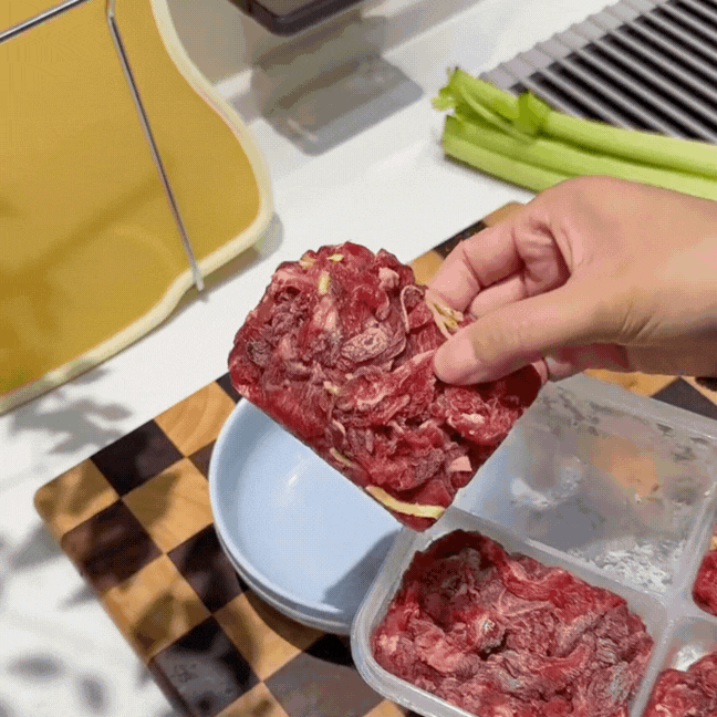 Trời nóng dễ làm thịt hỏng: Mẹ đảm chia sẻ cách chia nhỏ và cấp đông giúp tươi cả tuần, nấu lúc nào cũng tiện- Ảnh 6. Trời nóng dễ làm thịt hỏng: Mẹ đảm chia sẻ cách chia nhỏ và cấp đông giúp tươi cả tuần, nấu lúc nào cũng tiện- Ảnh 6.