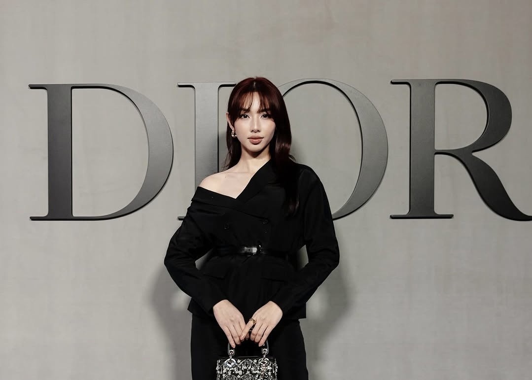 Hoa hậu Thuỳ Tiên bị bắt, hợp đồng đền bù ra sao? - Ảnh 2.