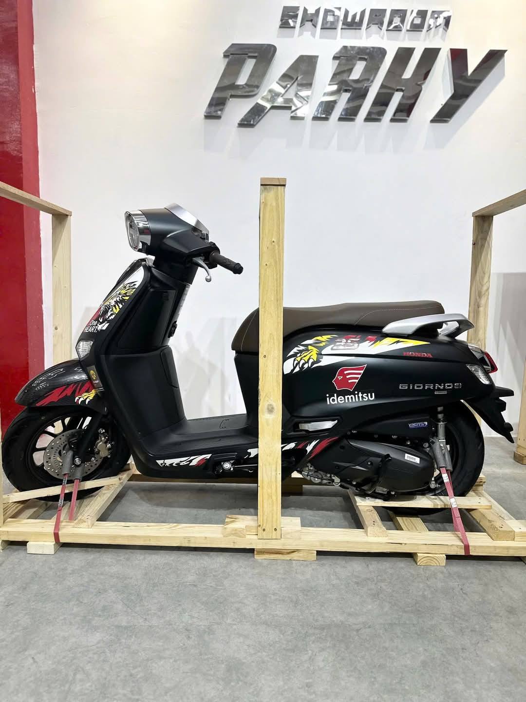 Xe ga siêu hiếm của Honda về đại lý Việt: Thiết kế 'không đụng hàng, trang bị vượt Vision - ăn xăng không tới 2L/100km- Ảnh 6.