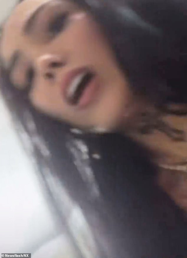 Khoảnh khắc Kinh hoàng: Nữ streamer bị bạn trai đâm 9 nhát trên livestream - Ảnh 2.