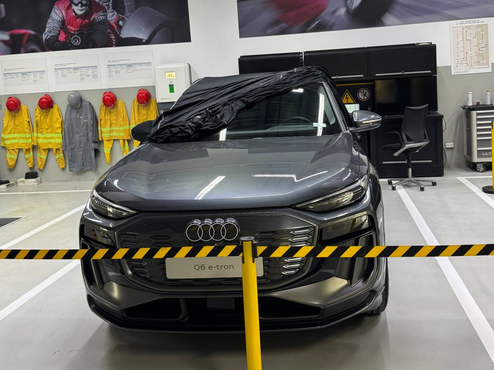 Audi Q6 e-tron lộ ảnh tại Việt Nam: Giá dự kiến hơn 3 tỷ đồng, mạnh 322 mã lực, chạy Hà Nội - Vinh khứ hồi không cần sạc - Ảnh 3.