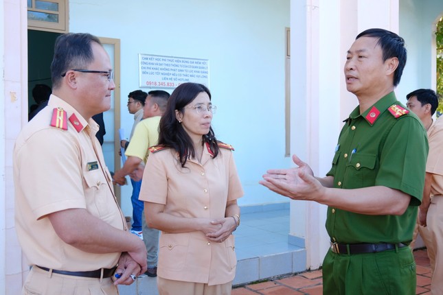 Công an Lâm Đồng lần đầu sát hạch lái xe hơn 500 học viên - Ảnh 9.