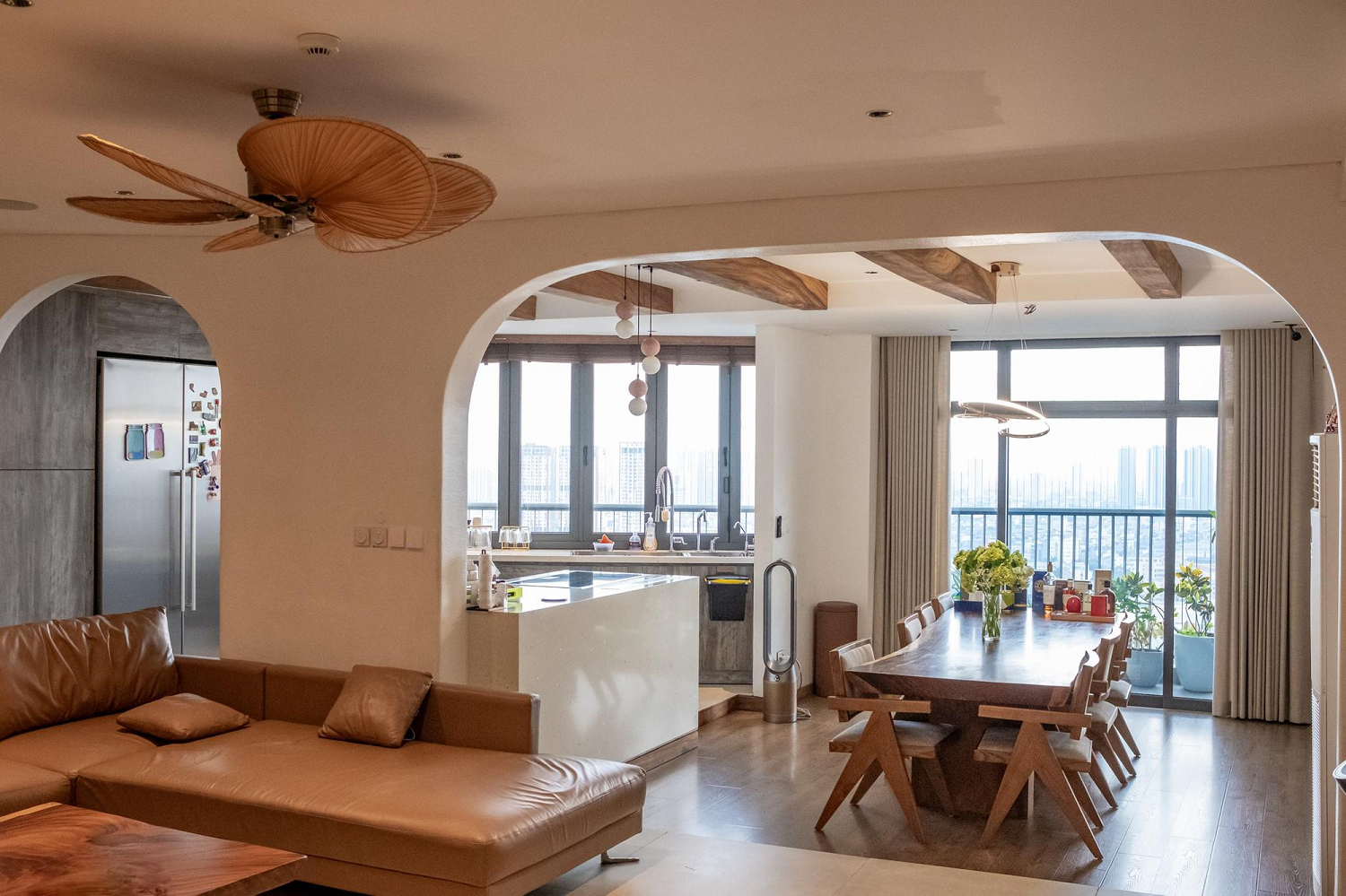 Nữ nghệ sĩ ở nhà 350m2 đẹp như resort tại Cầu Giấy, hôn nhân viên mãn bên chồng gia thế - Ảnh 2.