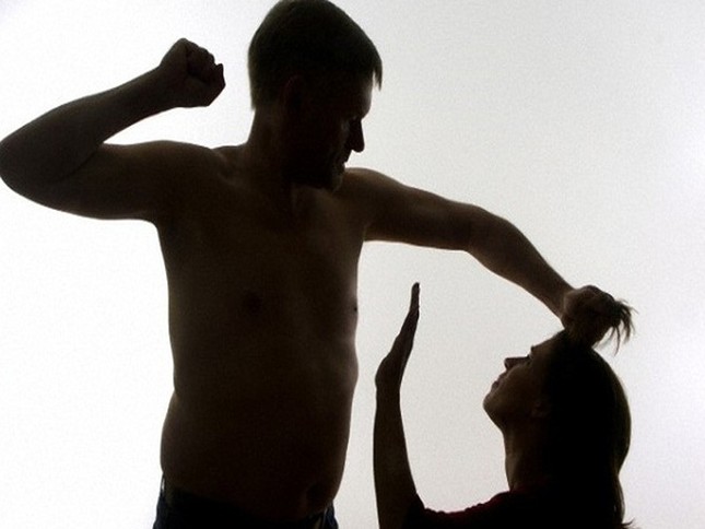 Huấn luyện viên thể thao Nguyễn Công Anh đánh vợ tử vong vì Ghen tuông - Ảnh 1.