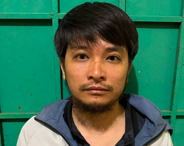 Chủ quán Karaoke bị khởi tố vì ép nữ nhân viên Karaoke phục vụ khách trái pháp luật - Ảnh 1.