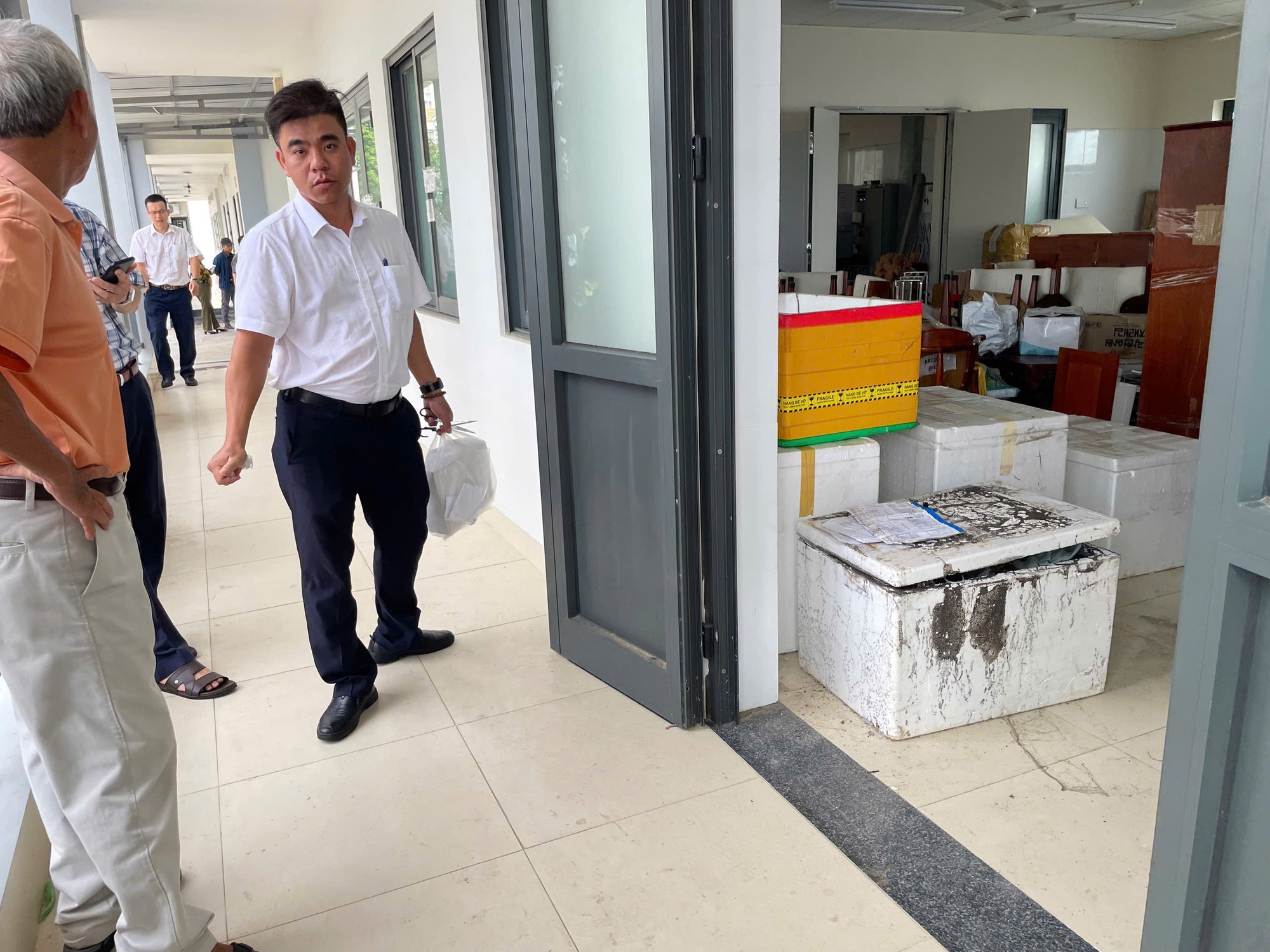 Vụ trả t&agrave;i sản kh&ocirc;ng k&ecirc; bi&ecirc;n kỳ lạ tại Nha Trang g&acirc;y x&ocirc;n xao dư luận - Ảnh 2.