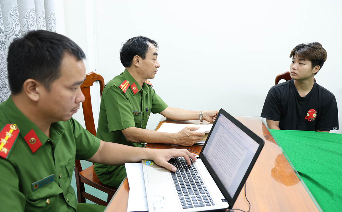Án mạng An Giang: Nữ nghi phạm từng làm vệ sĩ thừa nhận tội ác man rợ - Ảnh 2.