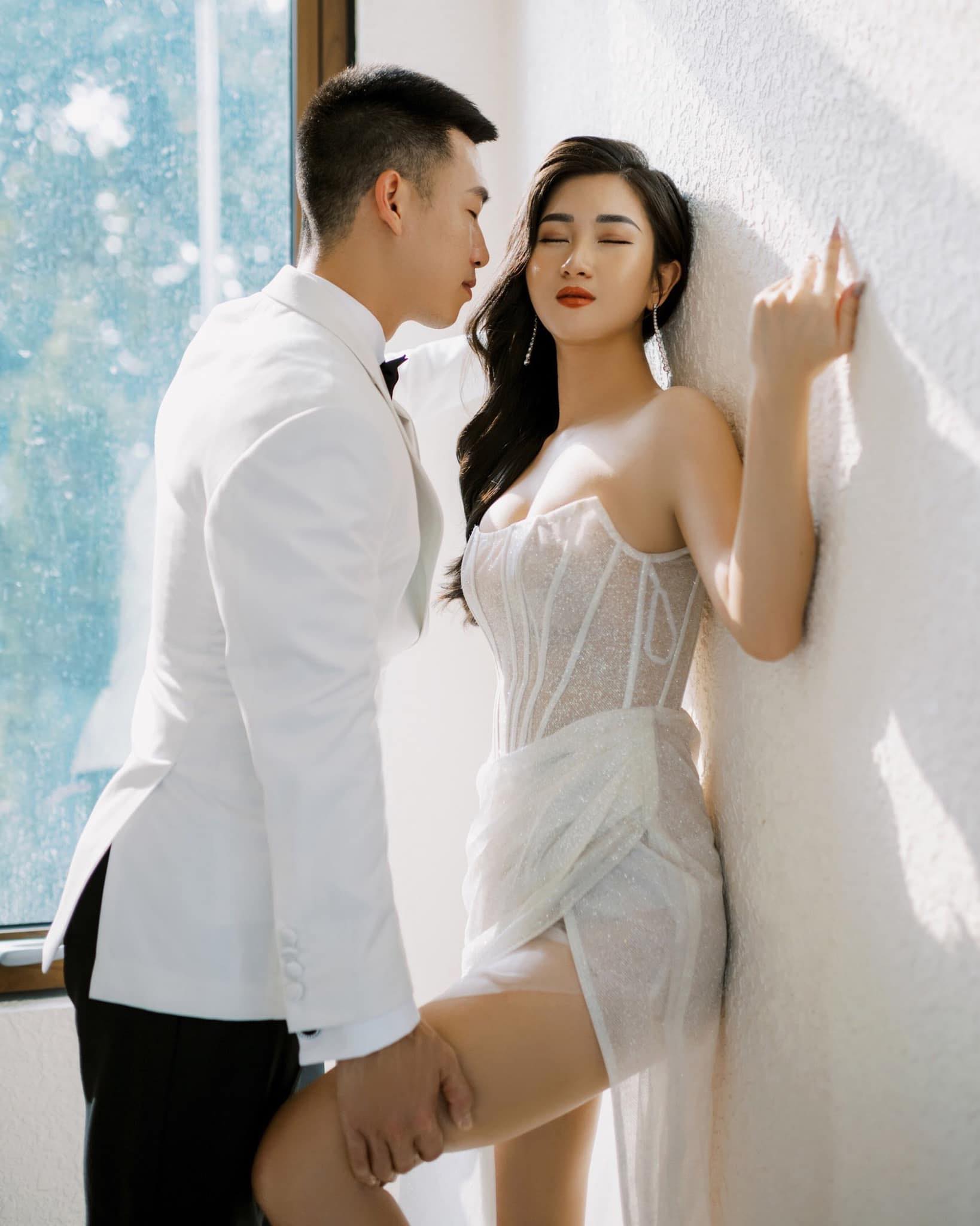 Nữ diễn viên Vbiz yêu cầu thủ nổi tiếng 8 năm mới cưới, sinh quý tử lại được khen đẹp trai giống hệt Sơn Tùng- Ảnh 2.