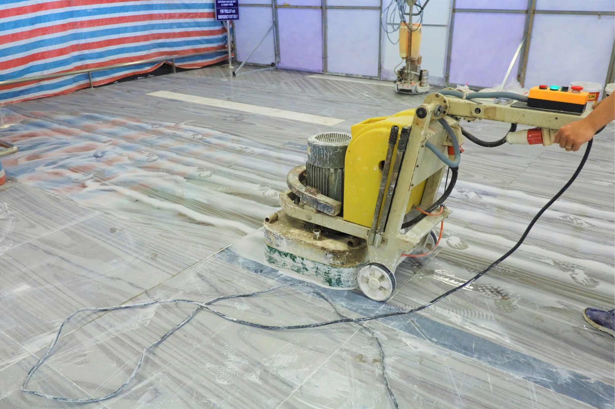 Cục hàng không yêu cầu khắc phục khiếm khuyết Nhà ga T3 Tân Sơn Nhất - Ảnh 3. Cục hàng không yêu cầu khắc phục khiếm khuyết Nhà ga T3 Tân Sơn Nhất - Ảnh 3.